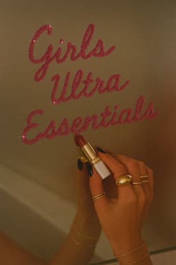 Girls Ultra Essentials, in Glitzerschrift geschrieben
